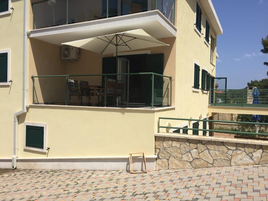Apartment Maestral Rogač Eksteriør billede