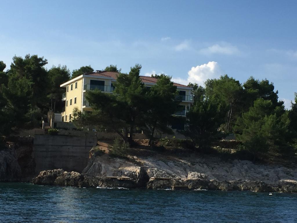 Apartment Maestral Rogač Eksteriør billede