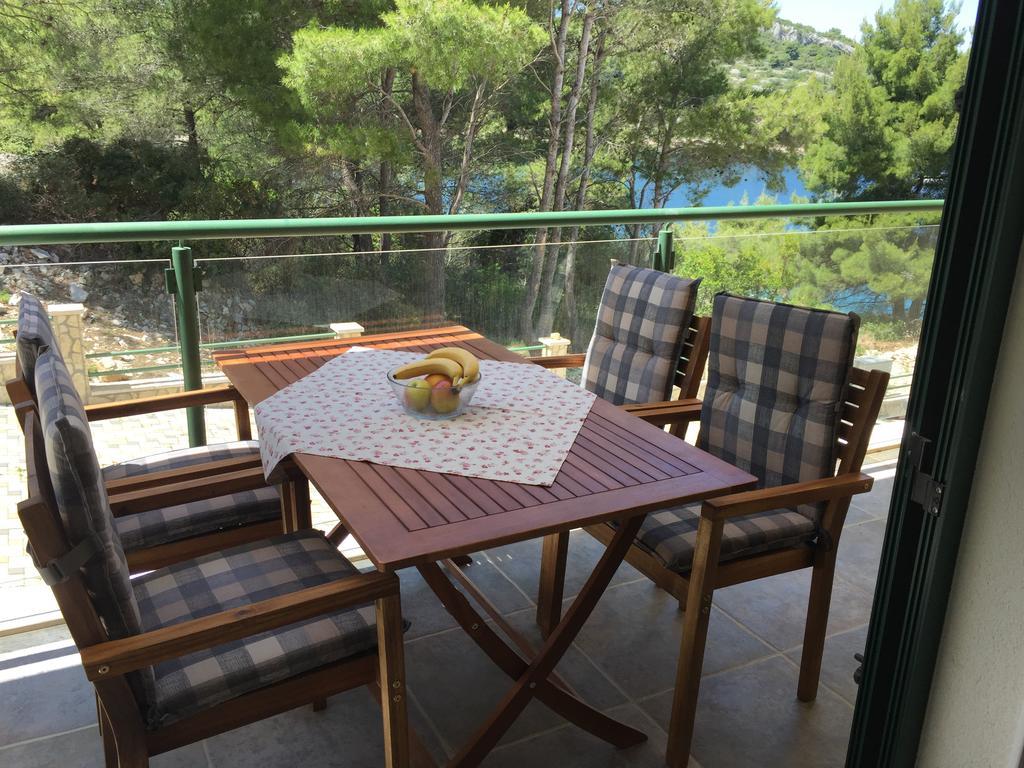 Apartment Maestral Rogač Eksteriør billede